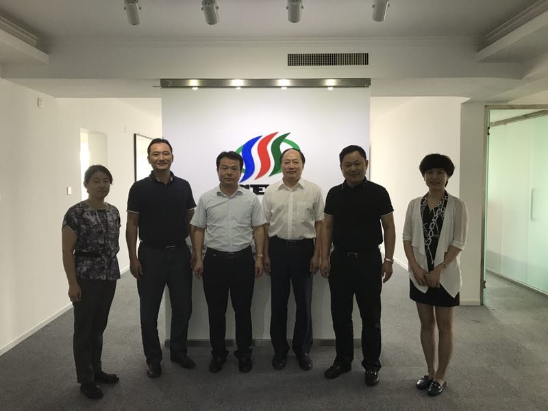 8月5日，公司董事长周立军会见了来访的联彩石油集团董事局主席严兵一行